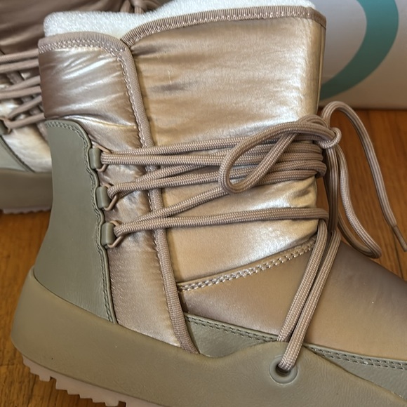 New women Sz 8M blush Baretraps metallic strings round toes cute casual booties - Picture 9 of 11